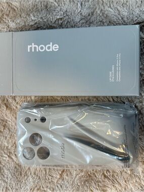 RHODE Matte Silicone iPhone Case in Light Gray iPhone 17th